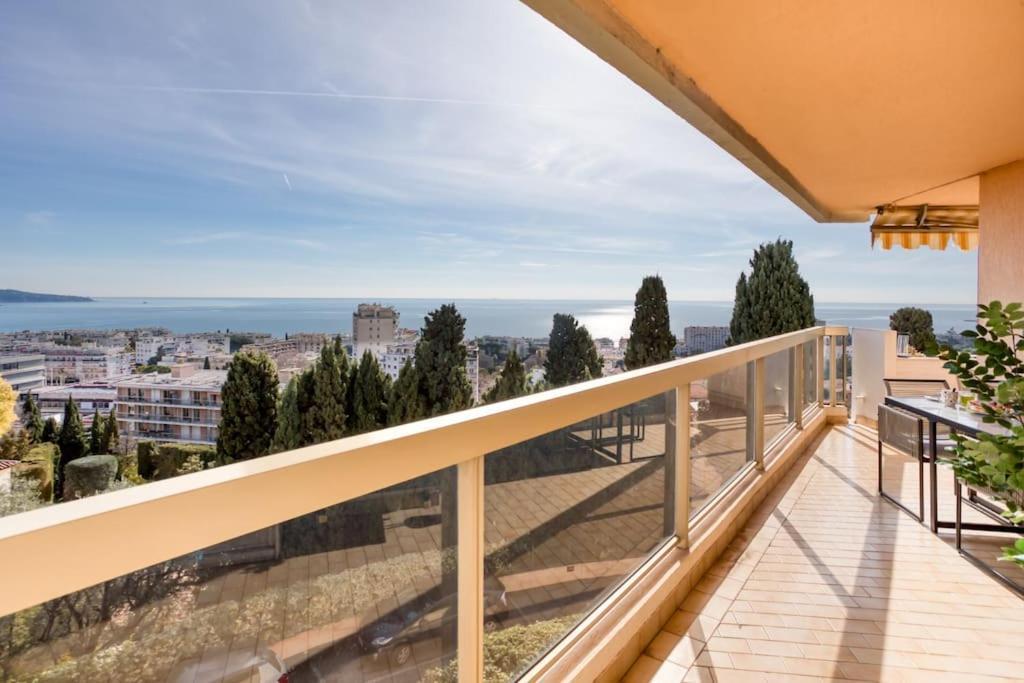 L11 Claire Fontaine Sea View 2 Bdr Ac Parking Swiming Pool Apartment