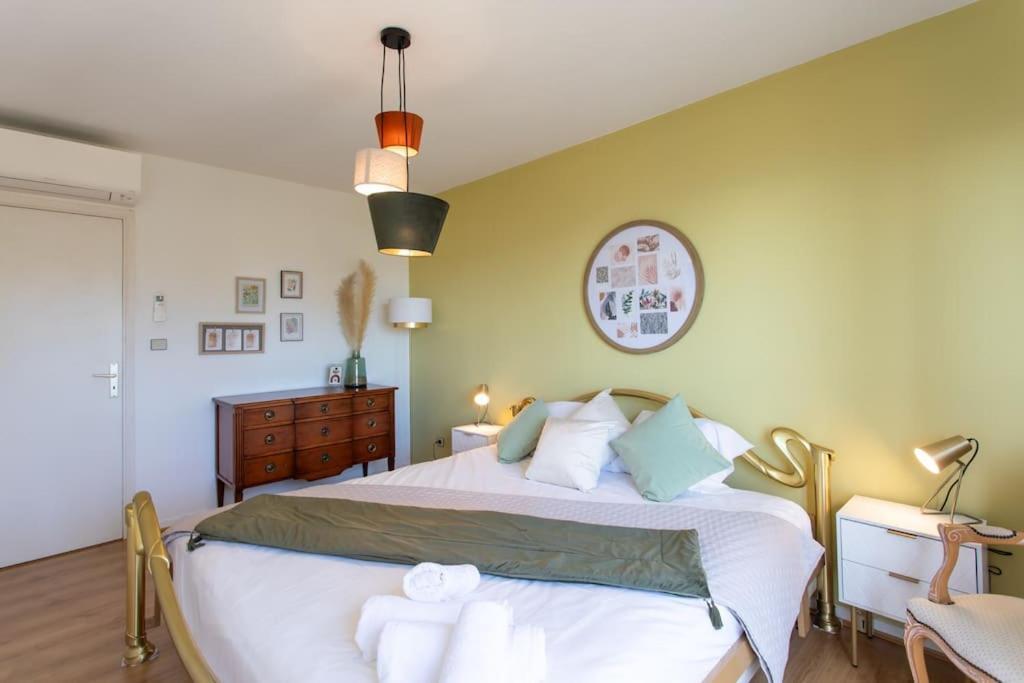 L11 Claire Fontaine Sea View 2 Bdr Ac Parking Swiming Pool